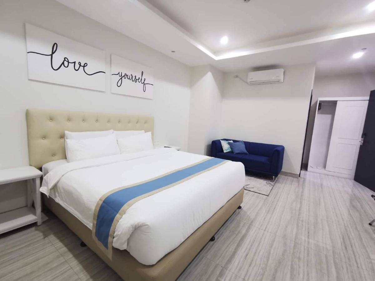 แฮมป์ตัน สวีท Hotel Davao ภายนอก รูปภาพ