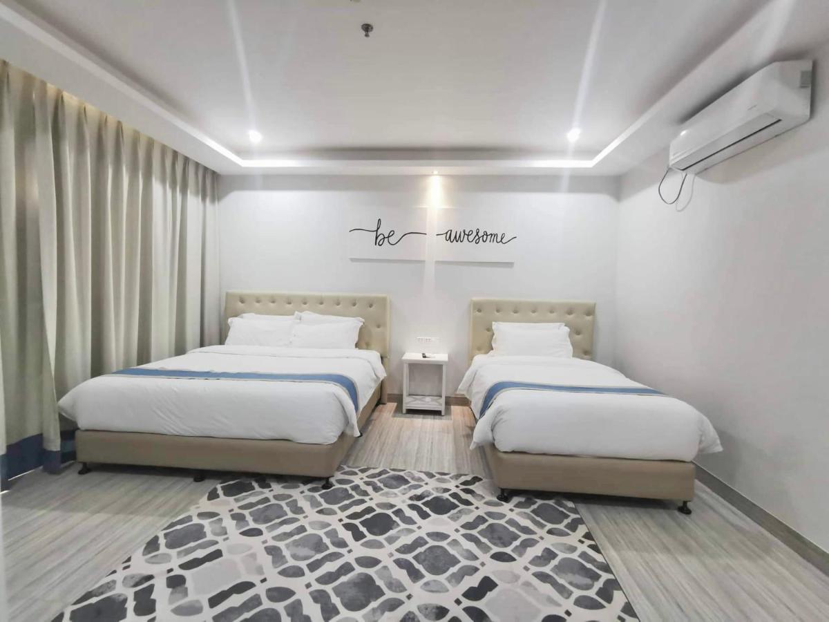 แฮมป์ตัน สวีท Hotel Davao ภายนอก รูปภาพ