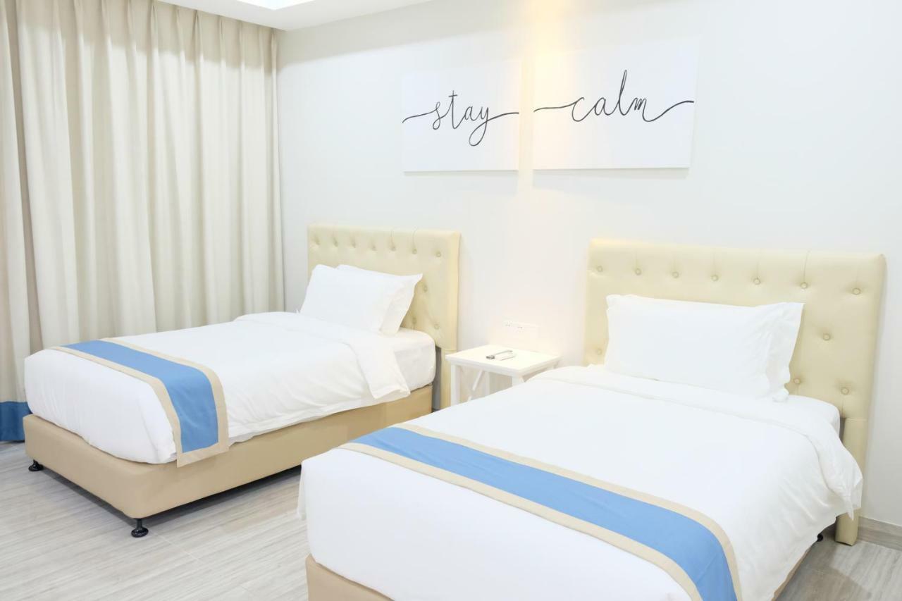 แฮมป์ตัน สวีท Hotel Davao ภายนอก รูปภาพ