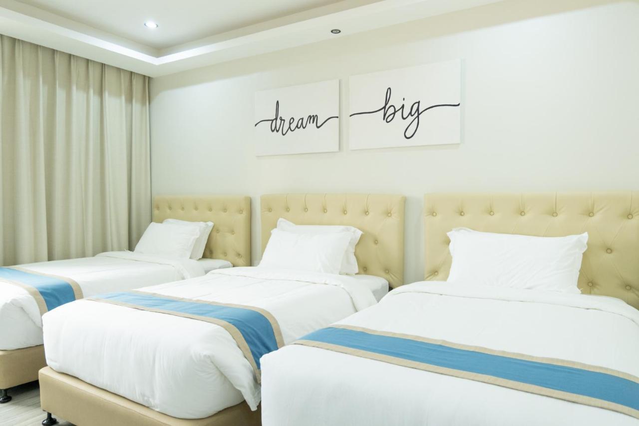 แฮมป์ตัน สวีท Hotel Davao ภายนอก รูปภาพ
