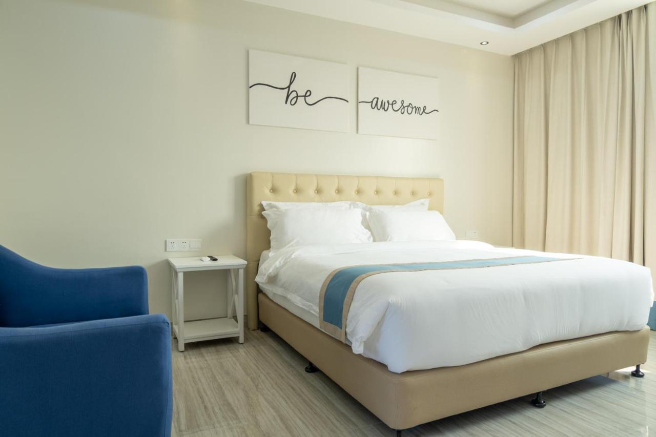 แฮมป์ตัน สวีท Hotel Davao ภายนอก รูปภาพ