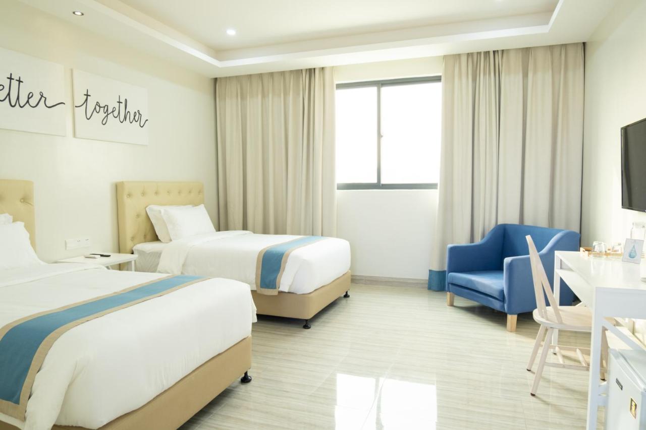 แฮมป์ตัน สวีท Hotel Davao ภายนอก รูปภาพ
