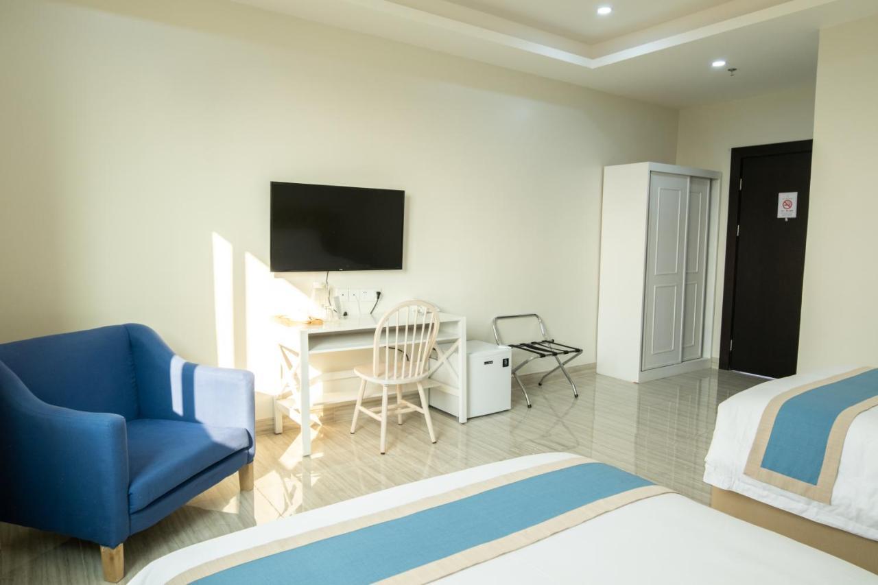 แฮมป์ตัน สวีท Hotel Davao ภายนอก รูปภาพ