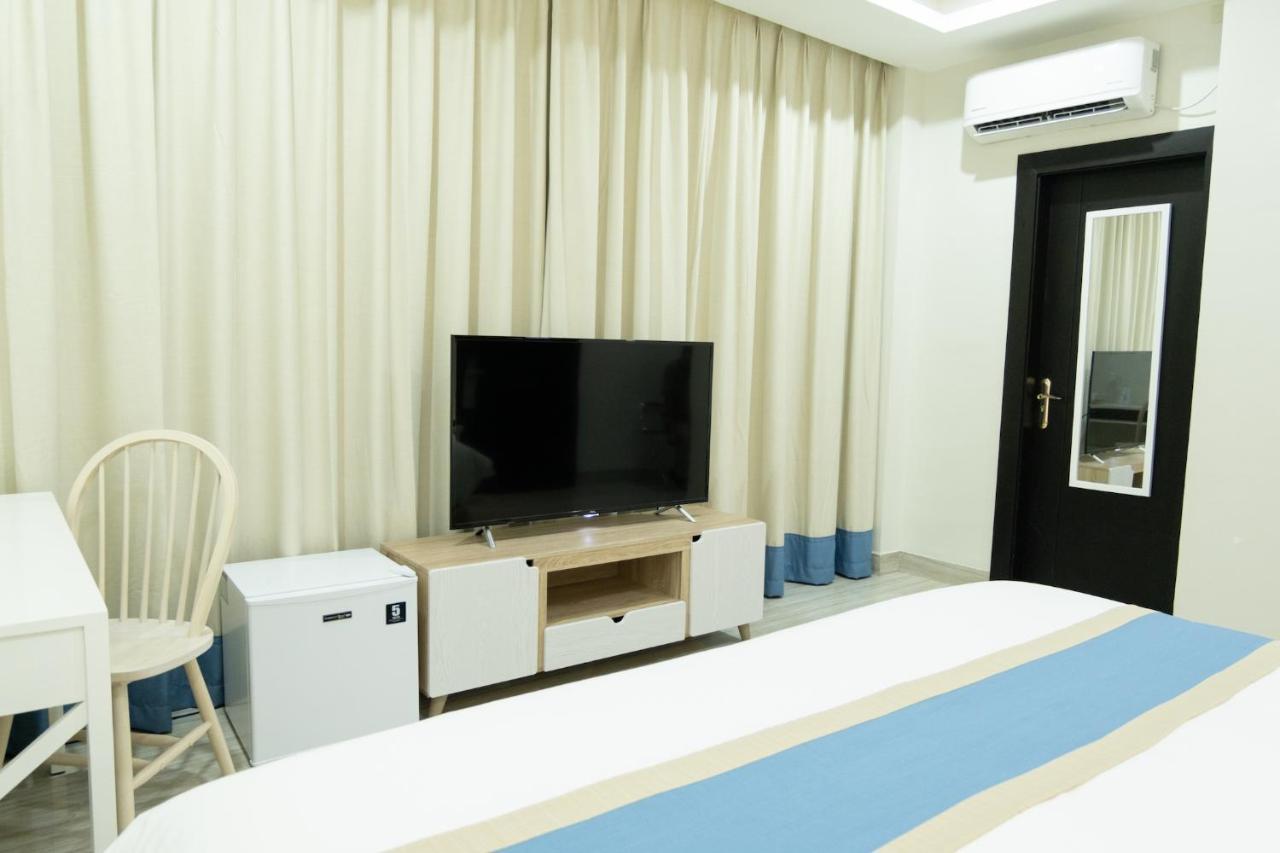 แฮมป์ตัน สวีท Hotel Davao ภายนอก รูปภาพ